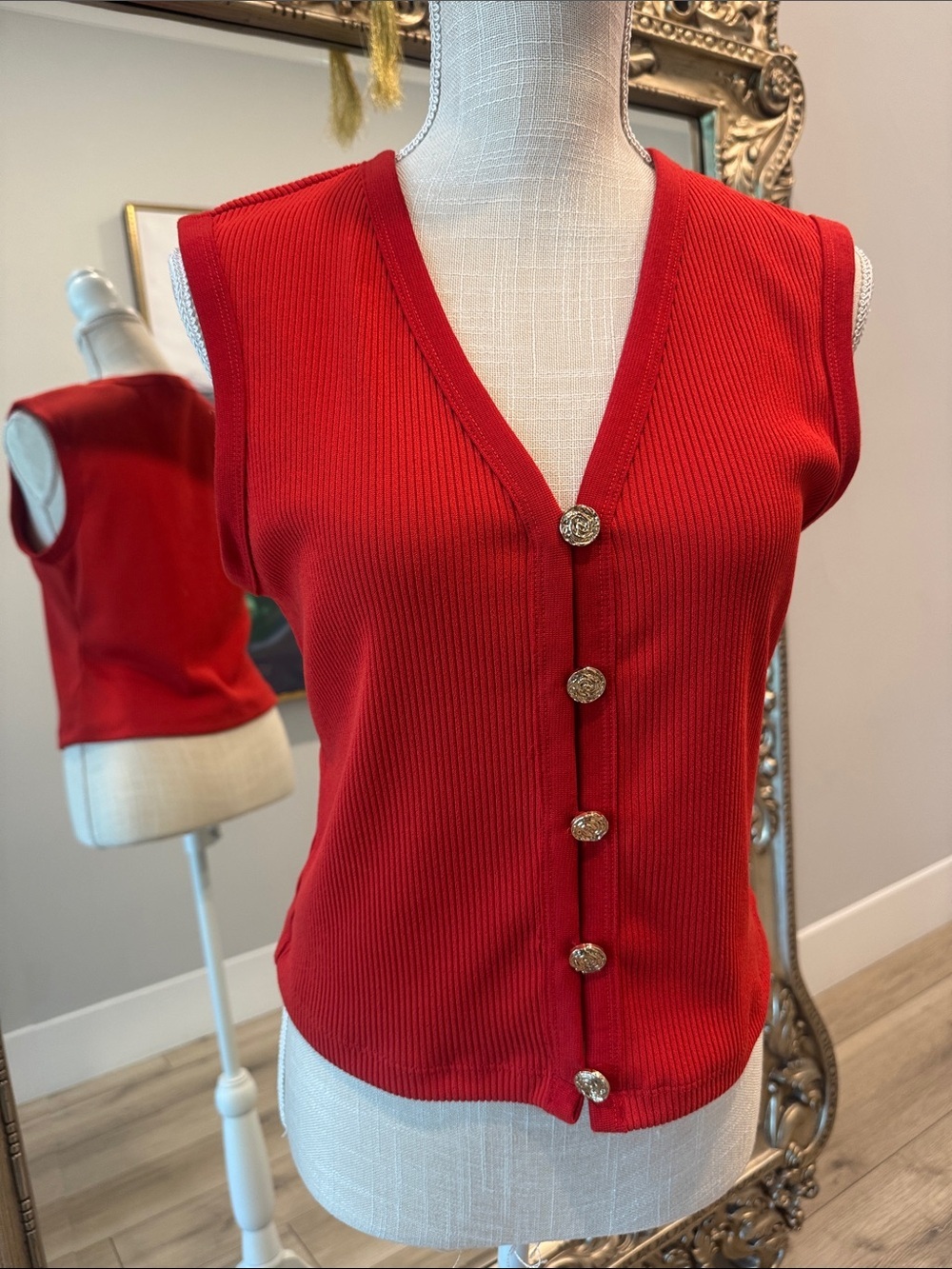 H&M Red Sleeveless Ribbed V-Neck Tank with Decorative Buttons